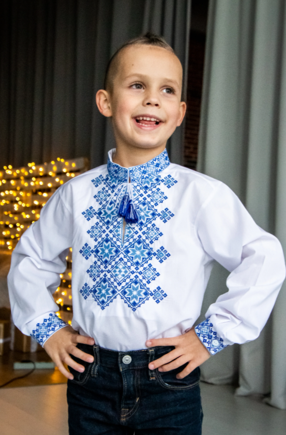 Вишиванка для хлопчика. Денім