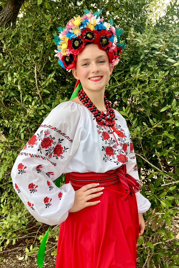 Ukrainian embroidered blouse "Zorya"