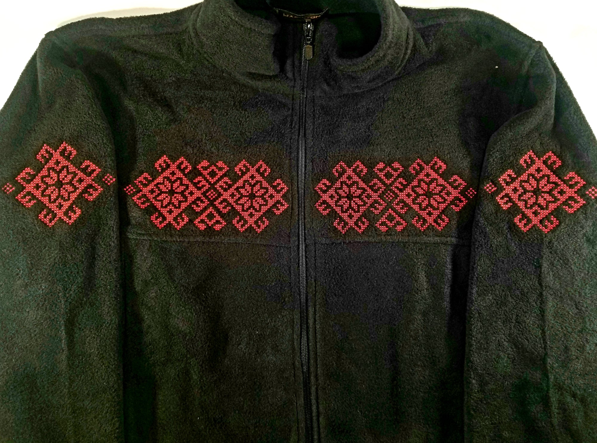 Men's Embroidered full-zip fleece jacket.