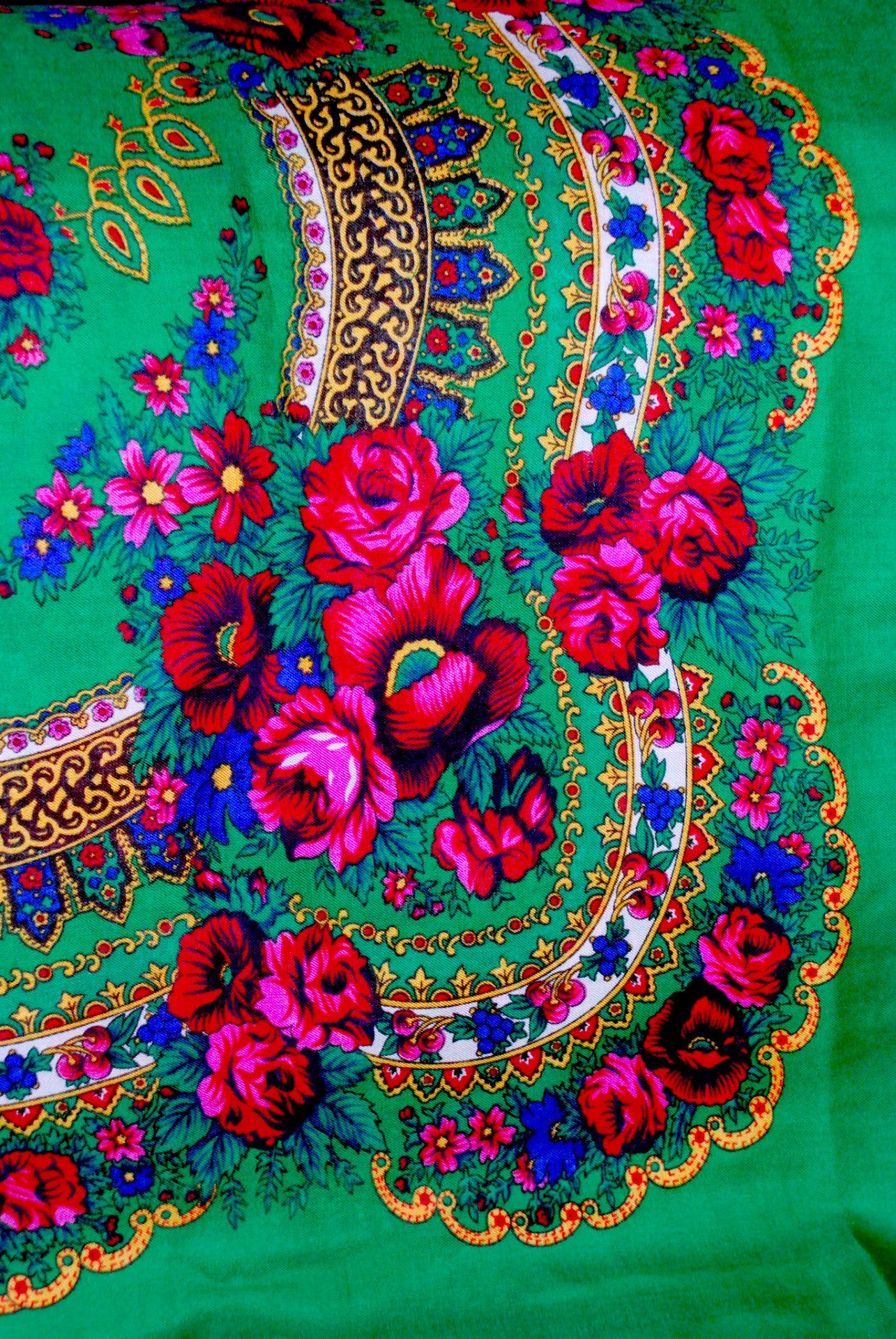 Ukrainian shawl "Hustka". Green. Large